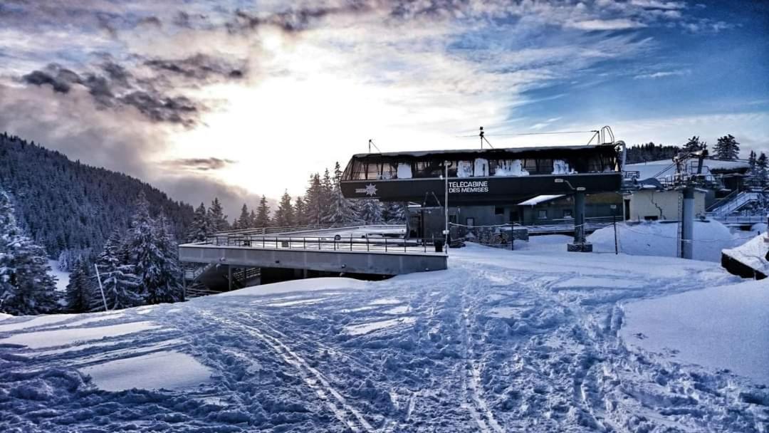 Votre Studio Balneo Bien-Etre A La Montagne Thollon-les-Memises Exterior photo